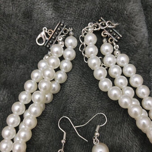 Jewelry set necklace earrings and bracelet new, white pack