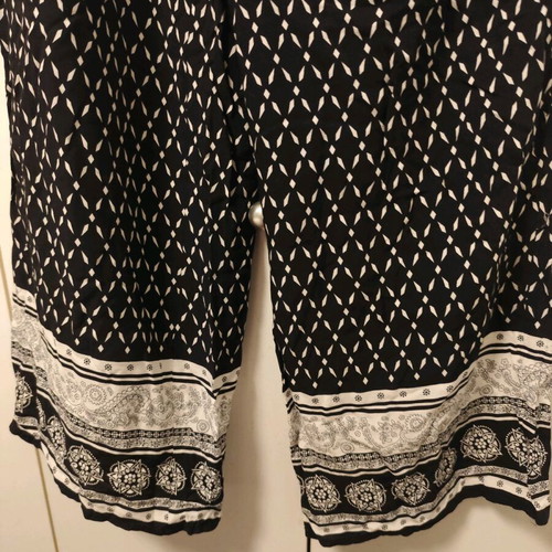 H&M x Coachella pants like new, size M, black and white