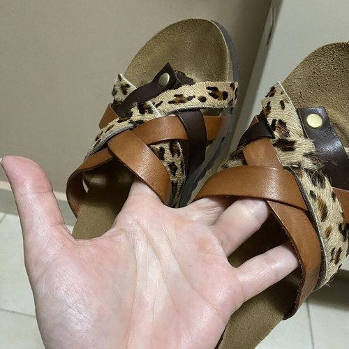 Un Camino de Rosa’s women's slippers like new, leather with natural fur