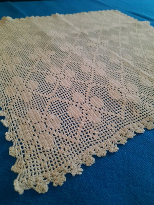 Handmade vintage beige crochet 0.40x0.40 like new