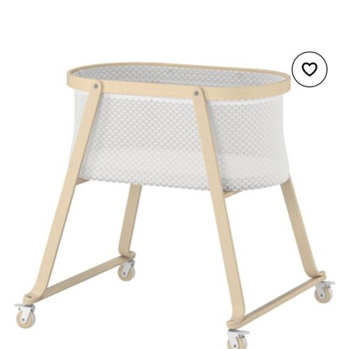 Cradle with mattress and two sheets like new