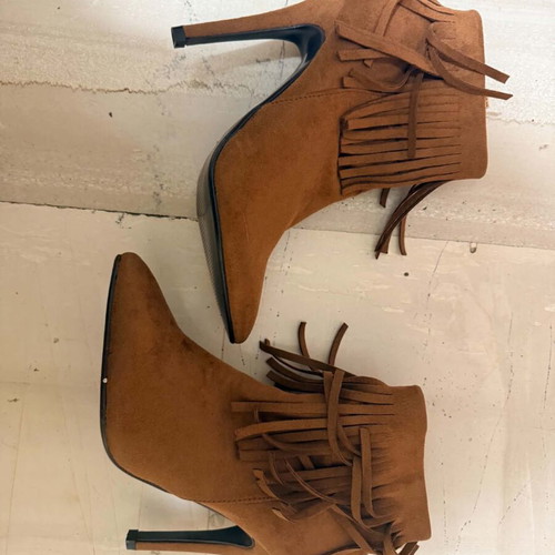 Camel suede ankle boots with fringes and high heel like new, size 36