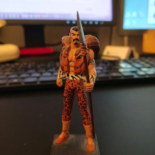 Eaglemoss Marvel Classic Kraven refurbished figurine with Greek magazine