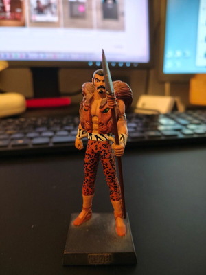 Eaglemoss Marvel Classic Kraven refurbished figurine with Greek magazine
