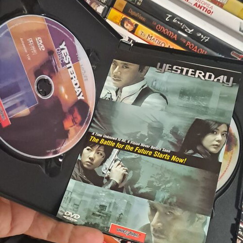 Yesterday DVD με ελληνικούς υπότιτλους, κοινωνικό είδος