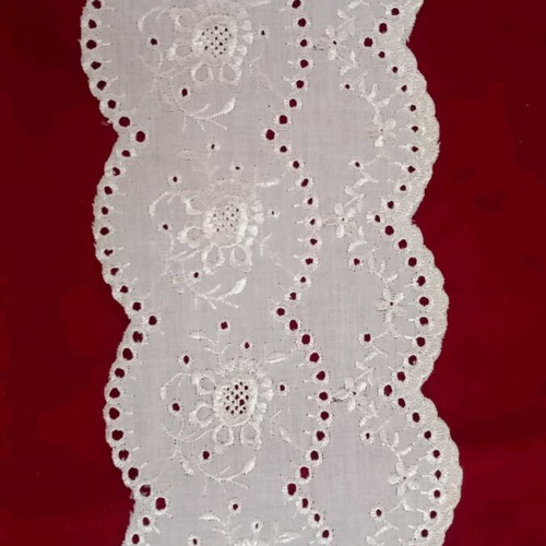 White wide lace new 9 meters