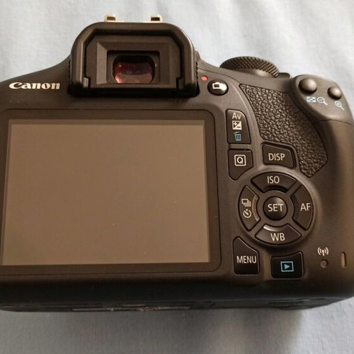 Canon EOS 2000D body like new