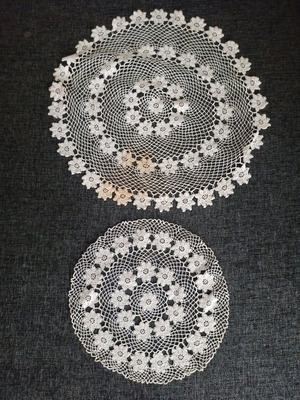 Handmade doilies used, round, set of 2 pieces