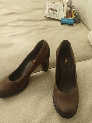 Ecco heel pumps like new, size 38, brown