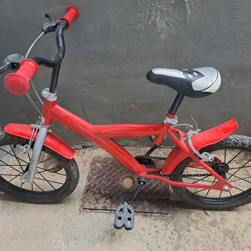 Children's bicycle used, red, saddle height approx. 60 cm