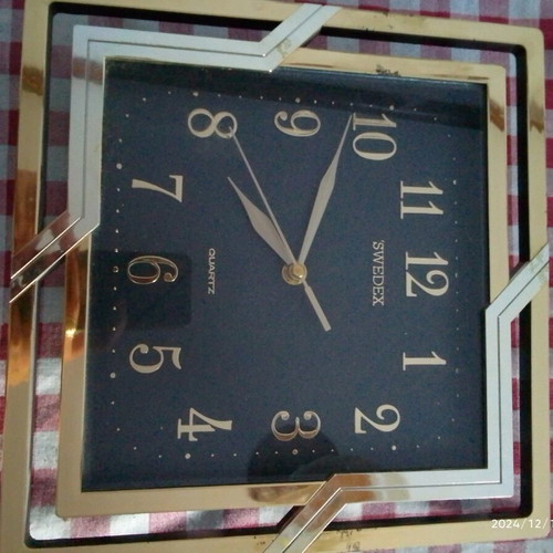 Wall clock like new