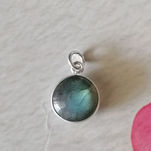 Silver 925 pendant with natural labradorite, new