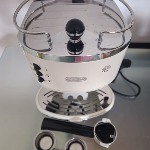 De'Longhi Icona ECO311.W Espresso Machine like new, 15 Bar, white