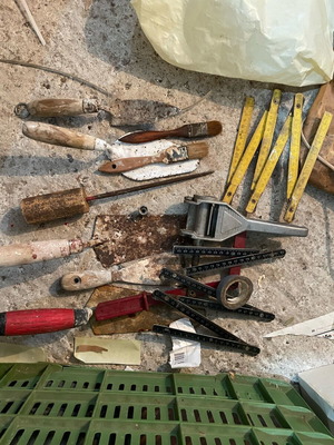 Tool set used with spatula, trowel, wrench and measuring tools