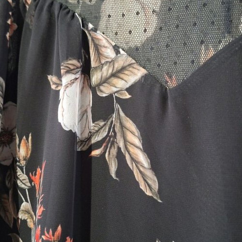 Lynne Floral Sleeveless Top like new with transparency