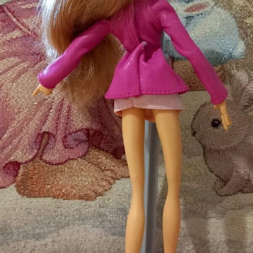 Winx Club Flora doll used with different boots