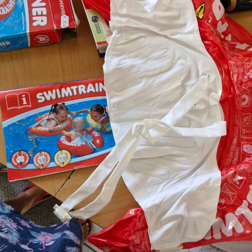 Swimtrainer classic like new with box and instruction leaflet