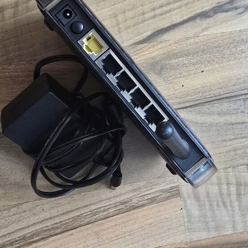 Netgear N 150 VNR 1000V2 router used