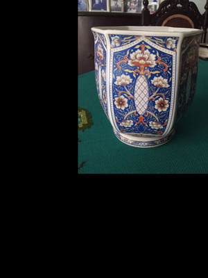 Πορσελάνινο βάζο μεταχειρισμένο, δεκαετίας 70, ύψος 16 εκ, διάμετρος 13 εκ