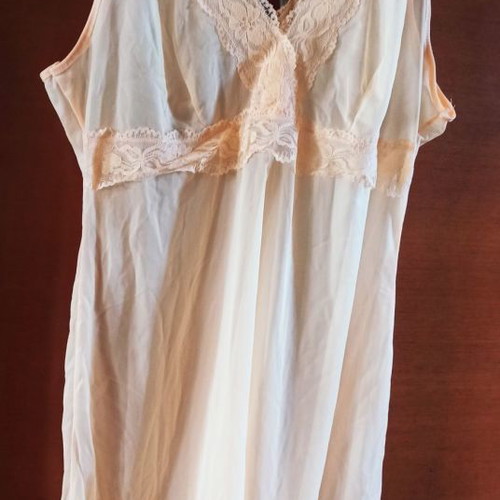 Women's nightgowns unused, pack of two, size small-medium