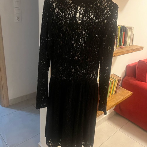 Lace dress black like new, cotton elastic without lining, size S