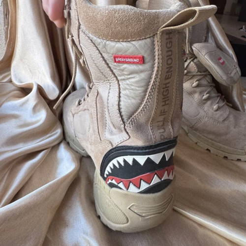 Sprayground Fuerza Cobra boots like new, beige, size 44