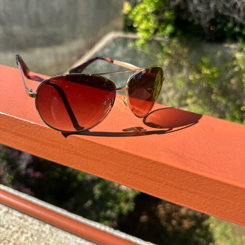 Liz Claiborne NYC Vintage Aviator Sunglasses Y2K 90s Gold