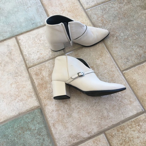 Mia Firenze white leather women's ankle boots used