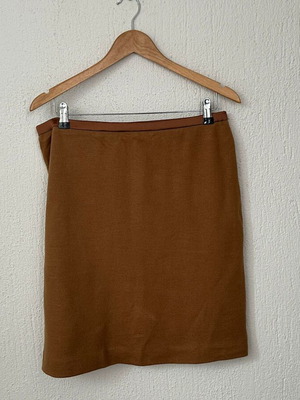 Marc Cain wool and cashmere skirt like new, size XXL, brown