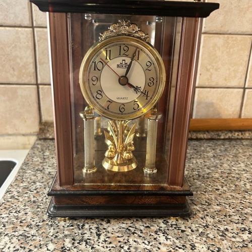 Vintage quartz table clock used, needs battery
