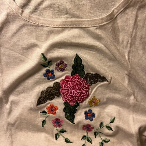 White S T-shirt with colorful flowers new