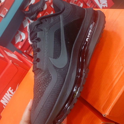 Nike Pegasus Air Zoom new, black athletic shoes