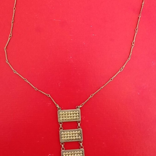Pendant with green rhinestones and chain like new