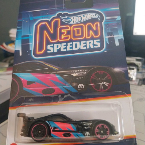 Hot Wheels SRT Viper GTS-R new