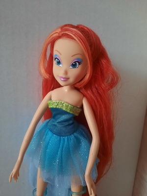 Winx Club Bloom Harmonix doll used by Witty Toys collectible