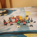 Kinder Notes musical figures set used