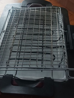 Delonghi BQ80X grill like new with double grilling rack 41x28cm