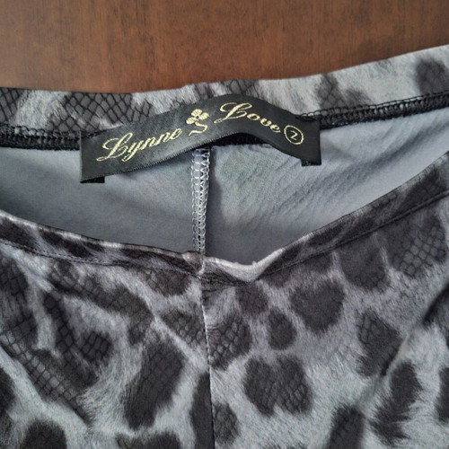 Lynne leggings with snake effect size S like new