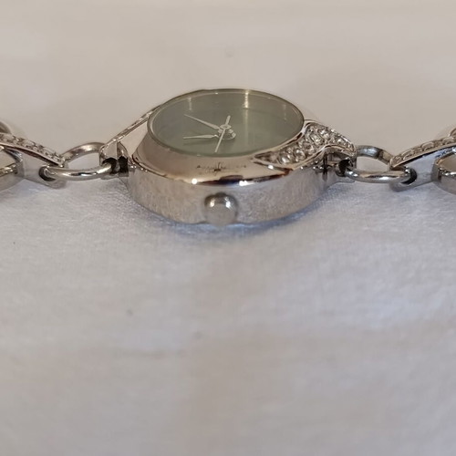 Q&Q Vintage Women's Watch Bracelet with Strass used