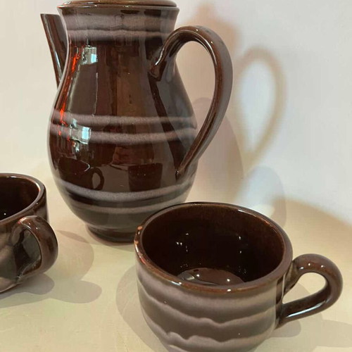 Vintage clay tea set with teapot and 2 cups used, brown