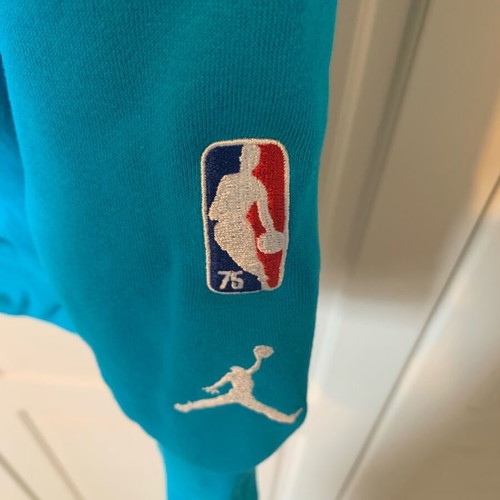 Charlotte Hornets hoodie authentic, like new