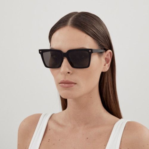 Bottega Veneta women's sunglasses black model BV1254S like new