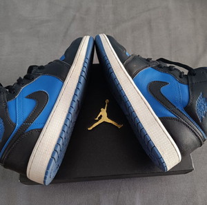 Air Jordan 1 Mid - size 37.5