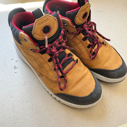 Geox boots size 34 used, waterproof and comfortable