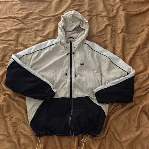 Pull & Bear windbreaker jacket used, adjustable waist and hoodie