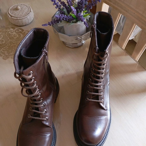 Brown ankle boots with laces and zipper size 38 like new