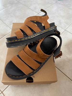 Dr. Martens Blaire сандали като нови, номер 38, черно и кафяво