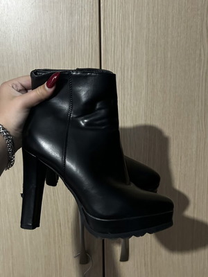 Leather stiletto ankle boots used, size 36, black