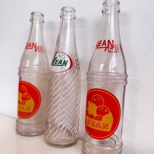 Kean bottles, lot
