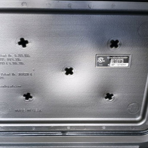 Sentry Safe Firesafe Waterproof Safe Chest like new with 2 keys